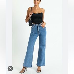 Rolla’s Jeans Eastcoast Crop Flare in Cindy Blue sold out